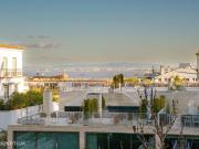 Apartamento T5, Palacete do sec XIX, vista frontal de...