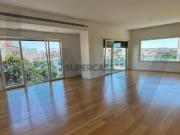 T5 Lumiar | Quinta dos Alcoutins, Lisboa com 3...