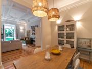 Apartamento T5 totalmente remodelado com jardim, nas...