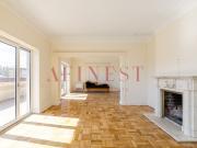APARTAMENTO T8 / PENTHOUSE COM 597 M2 NAS AVEDIDAS NOVAS