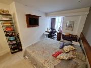 Apartamento todo mobiliado com linda vista do mar em...