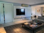 Apartamento totalmente reformado na melhor rua do bairro...