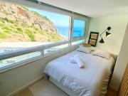 Apartamento totalmente remodelado em zona privilegiada...