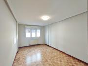 Apartamento vacío, alquiler de larga duración – 04863 –...