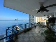 Apartamento vista al mar primera línea de playa Rodadero...