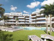 Apartamentos con Amplias Terrazas y Piscinas en Santa...