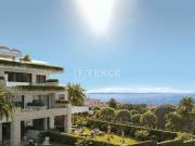 Apartamentos con vistas al mar junto a la playa en Estepona