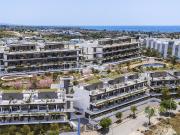 Apartamentos en complejo con piscina en Estepona, Nueva...