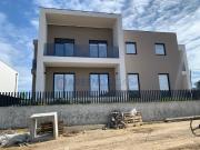 Apartamentos no Condomínio Lusíadas em Vila Frescainha...