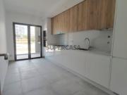 Apartamentos T2 novos com garagem a 300 metros da Praia...