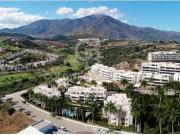 Apartamentos y áticos de 2 y 3 dormitorios con vistas en...