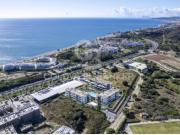 Apartamentos y áticos de 2 y 3 dormitorios en Estepona