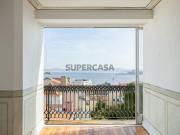 Apartamentro T3, na Lapa, com vista frontal de rio