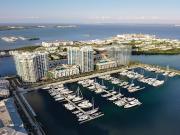 Seaside contemporary apartment