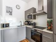 Apartment 1 Bedroom For Sale Leatherhead Surrey 255000...
