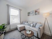 Apartment 2 Bedroom For Rent London London 4499 ES99384509