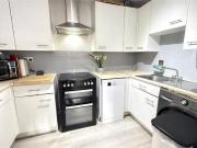 Apartment 2 Bedroom For Sale Crowthorne Wokingham 122500...