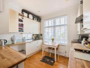 Apartment 2 Bedroom For Sale Teddington Greater London...