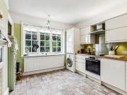 Apartment 3 Bedroom For Sale Thames Ditton Surrey 599950... Apartment 3 Bedroom For Sale Thames Ditton Surrey 599950...