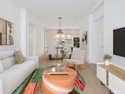 Seaside apartment with pool