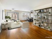 Apartment with terrace and pool