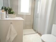 Apartamento de 2 dormitorios en alquiler en Alicante, España