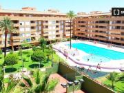 Piso de 2 dormitorios en alquiler en Dénia, Alicante