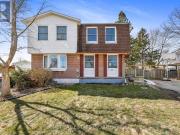 apartment at 17 MAPLESTONE AVENUE, Sarnia, Ontario, N7S4X1