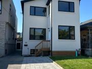 apartment at 1 32 CADORNA AVENUE, Toronto, Ontario, M4J3W8