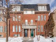 apartment at 2162 ST CLAIR AVENUE W