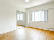 apartment at 3455 Rue Aylmer Milton Park Montreal H2X 2B5