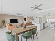 EXECUTIVE FURNISHED PENTHOUSE EXECUTIVE FURNISHED PENTHOUSE