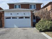 apartment at 8 WATERFALL ROAD, Vaughan, Ontario, L4L5B5