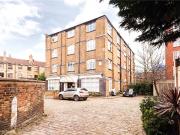 Apartment at Adelina Grove, Greater London