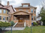 apartment at APT B – 3 NORTHCLIFFE BOULEVARD