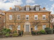 Apartment at Baker Street, Elmbridge