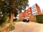 Apartment at Beaulieu Avenue, London