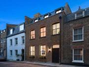 Apartment at Bingham Place, City of Westminster