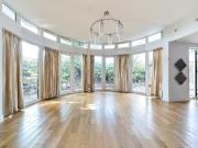 Apartment at Chatsworth Road, London
