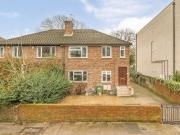 Apartment at Christchurch Avenue, Greater London