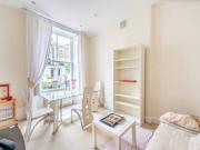 Apartment at Clifton Hill, London