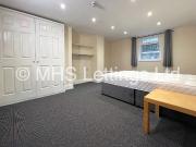 Apartment at Cross Cliff Road, Leeds