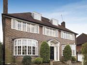 Apartment at DEACONS RISE, HAMPSTEAD GARDEN SUBURB, N2
