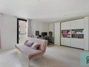 Apartment at Dock Street, London Apartment at Dock Street, London