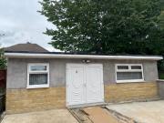 Apartment at Green Close, Bradford