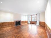Apartment at Hyde Park Gate, Greater London
