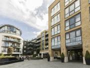 Apartment at Kew Bridge Road, London