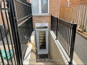 apartment at L5M0A9, Mississauga, Canada