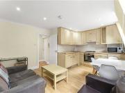 Apartment at Leman Street, London