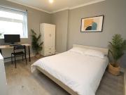 Apartment at Luxford Street, London Borough of Southwark